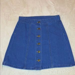 A Jean hight-wasted skirt